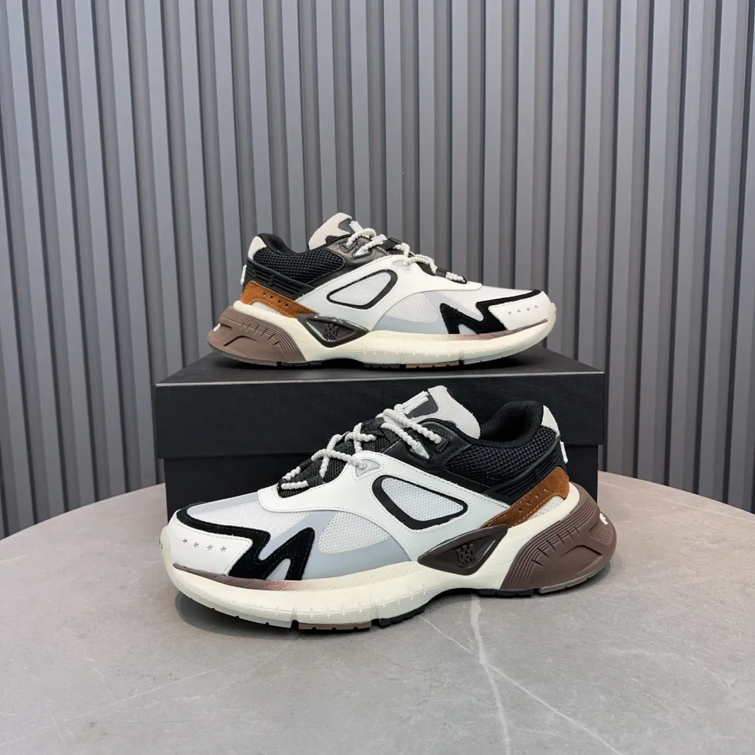 [AMIRI Amir] P: 760💰Size for couples: Female 35-40; Male 39-44; (Customized at 45.46) AMIRI Amir New Autumn and Winter Products New Autumn Latest Catwalk Couple Color Block Bread Casual Sports Shoes Series〰 Full of detailed casual fashion style New generation of bone shoes popular classic upgrades Super comfortable and super popular! AUTRY is an exclusive version of AUTRY couple casual shoes from a high street brand in Los Angeles. Many celebrity Internet celebrities have the same style. Chinese new rapper Xiaobai Gali, Wang Yibo, Yang Mi and other Internet celebrity bloggers are competing for their feet. The three-dimensional molded metal logo on the side of the AJ1 shoe is on par with Nike's popular Fog. The heroic value instantly has a bit of punk rock flavor, all showing fashion sense and street style... ▪ Upper: original custom-made cowhide + original custom-made breathable mesh ▪Inner lining: original customized breathable mesh ▪Outsole: original molded two-color TPU rubber combination outsole.